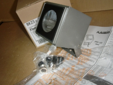 3.BK23.715.0.01.L200 iPRO MINI LED Strahler 230V 7,7W 551lm 3000K, IP68